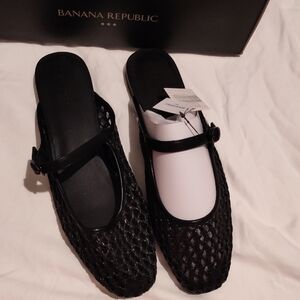 Banana Republic Black Mules Sleek and Stylish